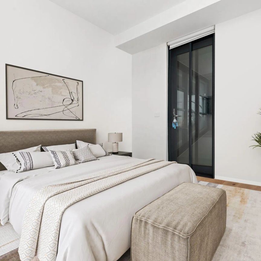 Live the High Life! Spacious 10th-Floor Apartment with Sweeping City & Bay Views - Photo 1