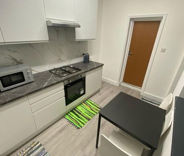 Room in a Shared Flat, Farningham Road, N17 - Photo 4