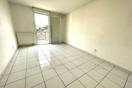 Location Appartement 3 pièces 56m² TOULON 83200 - Photo 2