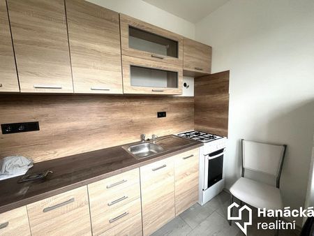 Pronájem bytu 2+1 54 m² - Fotografie 3