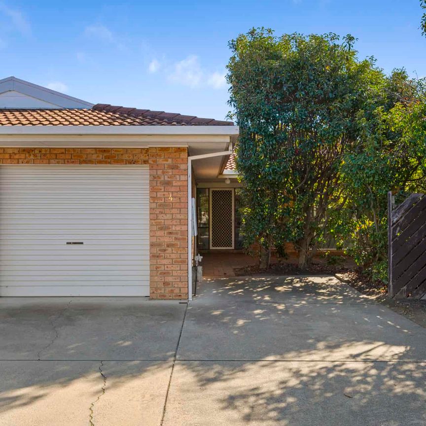 Charming 3-Bedroom Townhouse in a Serene Cul-de-Sac - Photo 1