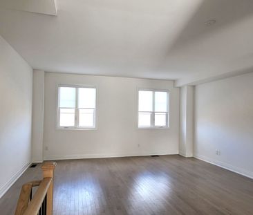 For Lease - 48 Waterside Way, Whitby, Ontario - Photo 5