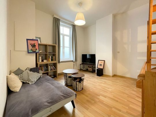 Gerenoveerde bemeubelde 2-slaapkamerwoning te huur in Gent - Photo 1