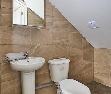 4 bedroom terraced house to rent - Photo 1