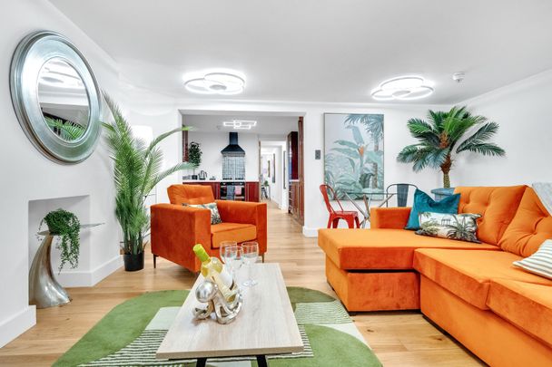 2 Bed Flat, Upper Rock Gardens, BN2 - Photo 1