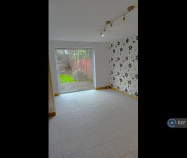 2 bedroom semi-detached house to rent - Photo 5