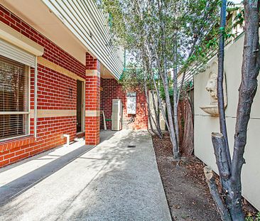 Beautiful family home in Ideal Location - Photo 1