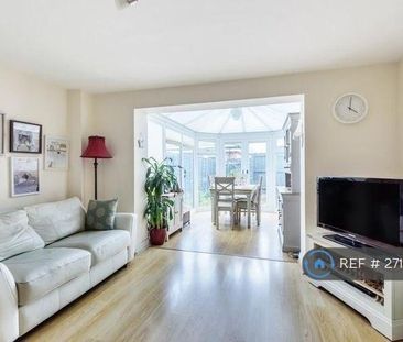 3 bedroom end of terrace house to rent - Photo 1