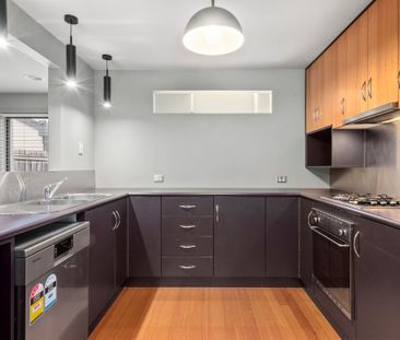 Pako & CBD Precinct - Two Story Townhouse - Photo 6