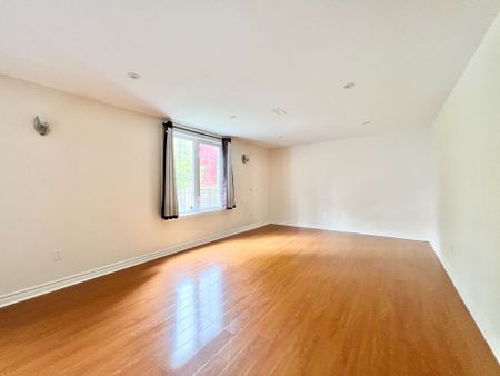 For Lease - 73 Castleglen Boulevard, Markham, Ontario - Photo 3