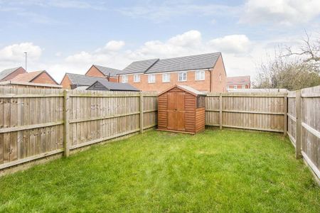 3 bedroom end of terrace house to rent - Photo 3