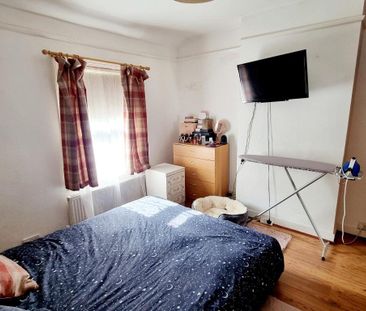 Allfrey Road, Eastbourne - Two-bedroom terraced house - Photo 3