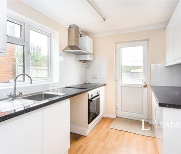 3 bedroom house to rent Station Road, Burgess Hill, West Sussex, RH15 - Photo 4
