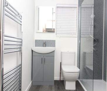 1 Bedroom Semi-Detached Bungalow - Photo 6