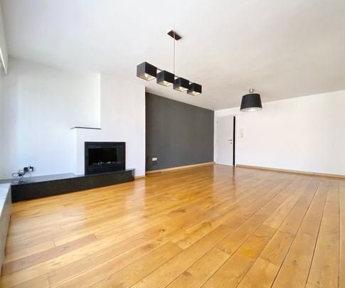 2-slaapkamer appartement met garage in hartje Eeklo - Photo 1