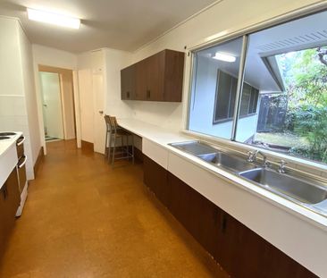 Good Size Home, with Air Conditioning and Great Location! - Photo 6