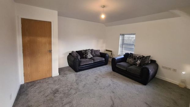2 bedroom flat to rent - Photo 1