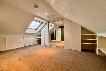 4 bedroom end of terrace house to rent - Photo 5