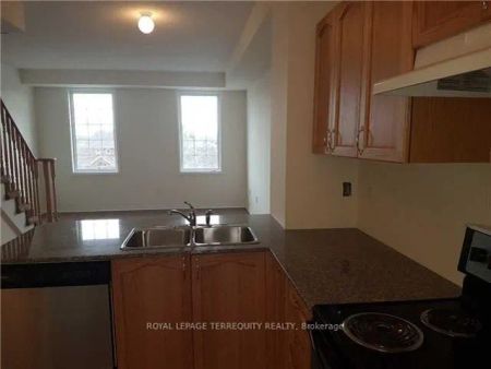 Condo Townhouse For Lease | E9354383 - Photo 5