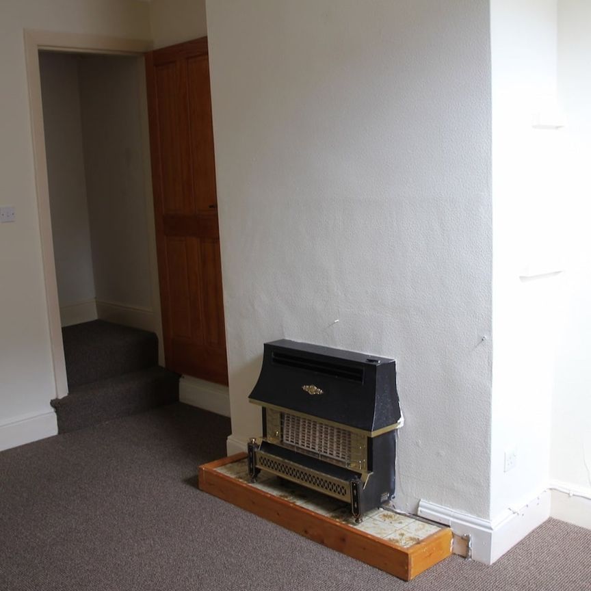 2 Bed Terraced House, Carlton Road, NG3 - Photo 1