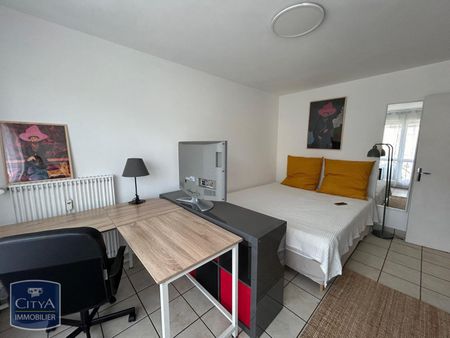 Location Appartement 1 pièce 30m² ST ETIENNE 42000 - Photo 2