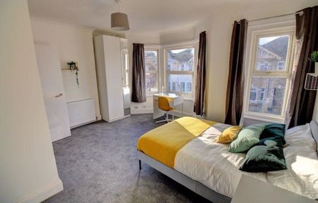 5 Bed Semi-Detached House, Coventry Road, SO15 - Photo 5