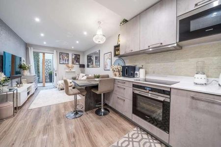 Maidenhead, Berkshire, SL6 - Photo 2