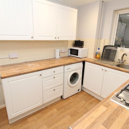 2 bedroom apartment to rent - Photo 4