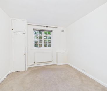 2 bedroom Bungalow in Victoria Hill Road, Fleet - Photo 1