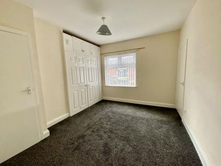4 bedroom terraced house to rent - Photo 3