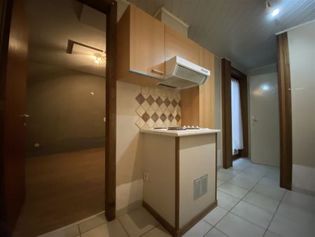 Appartement RDC de +/- 47m² avec courette - Foto 3