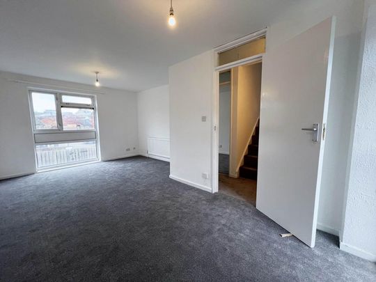 4 bedroom terraced house to rent - Photo 1