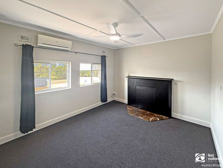Spacious Four Bedroom Home - Fully Renovated! - Photo 2