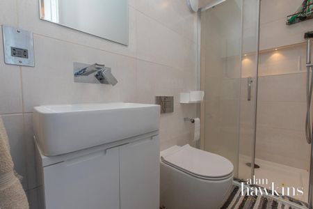 2 bedroom semi-detached bungalow to rent - Photo 5