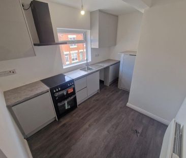 4 bedroom terraced house to rent - Photo 5