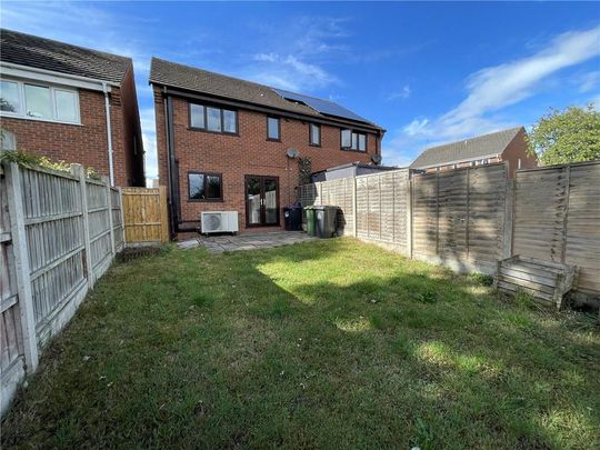 3 bedroom semi-detached house to rent - Photo 1