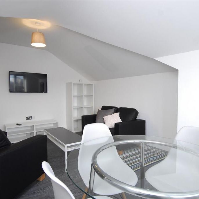 3 bedroom flat to rent - Photo 1