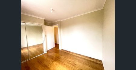 Dual Living Opportunity, 5 Bedrooms for $500 and 1 Bedroom for $320 - Photo 4