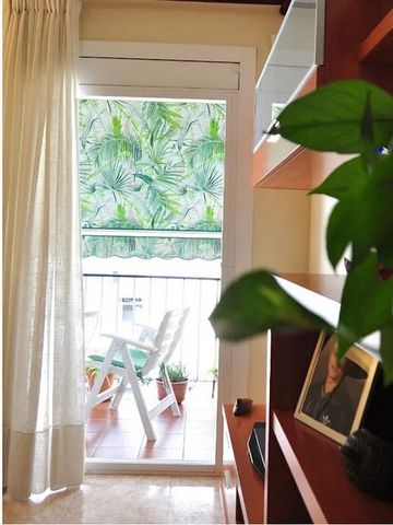 Carrer de lEncarnació, Barcelona, Catalonia - Photo 3