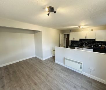 One-Bedroom Apartment - Photo 5