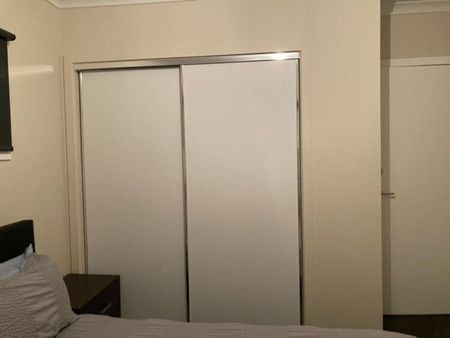 Altona Meadows - Photo 2