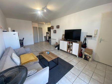 Location Appartement 2 pièces 36m² MIRAMAS 13140 - Photo 3