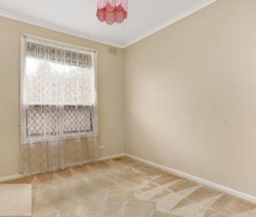 Spacious Family Living in a Quiet Location - Photo 5