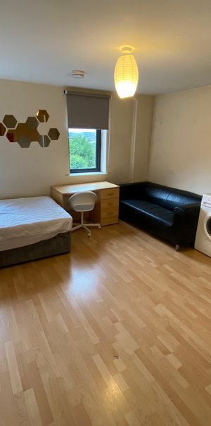 Studio to rent - Photo 1