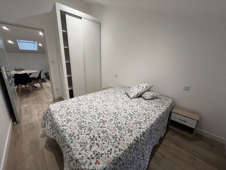 Location Appartement 3 pièces 40m² - Photo 2