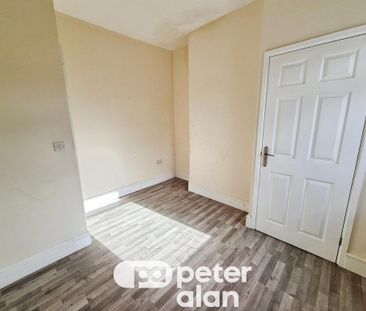 3 bedroom end of terrace house to rent - Photo 3