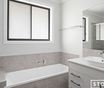 Modern family home in the stunning hinterland of Korora - Photo 4