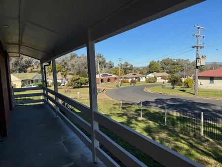 Renovated 3 Bedroom Home - Photo 4