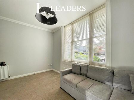 2 bedroom flat to rent - Photo 2