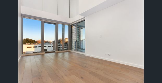 Three Bedroom Apartment Urban Living At Its Best! - Photo 1